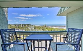 Isle Of Palms Beachfront Condo With Balcony And Pool!
