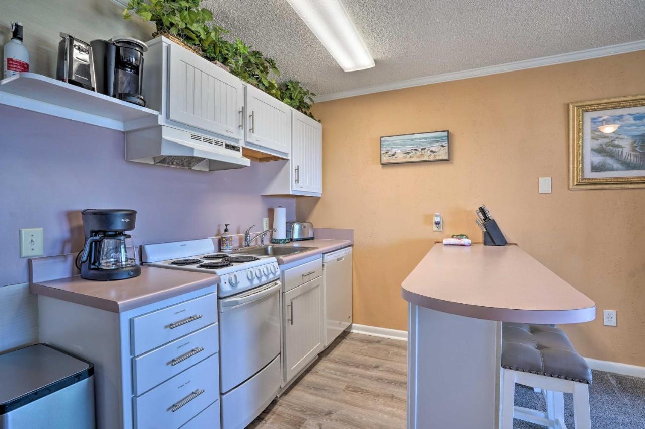 Isle Of Palms Beachfront Condo With Balcony And Pool! Exterior photo